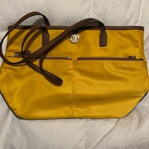 Michael Kors Kempton sunflower medium pocket tote nwt